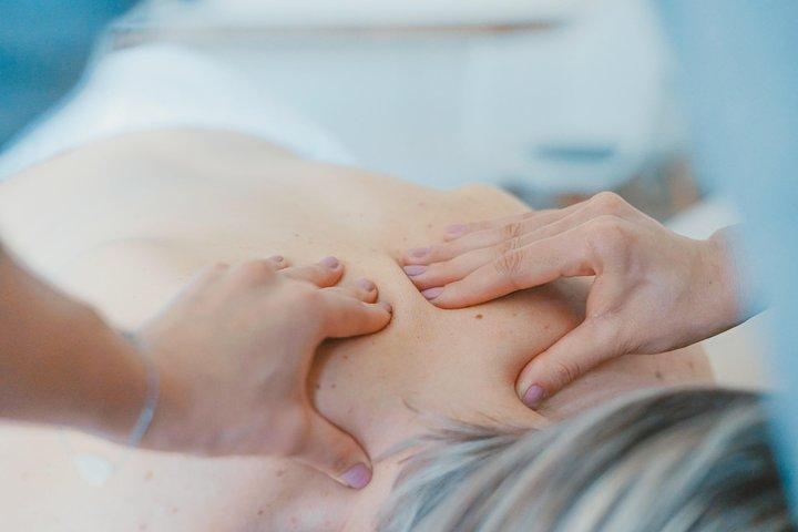 1-stündige schwedische Massage in Pokhara mit Abholung