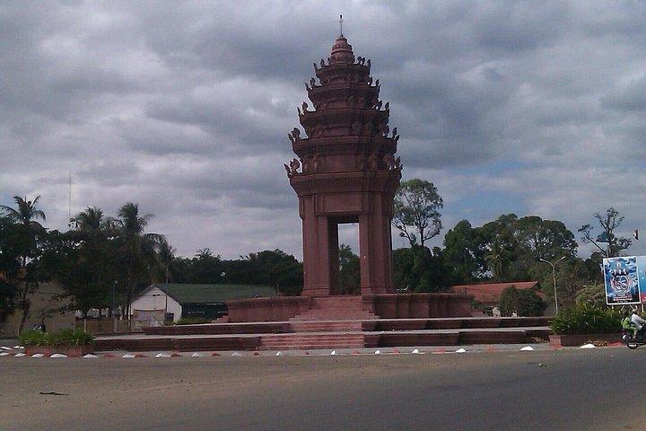 Phnom Penh Highlights: Private Full-Day Guided City Tour