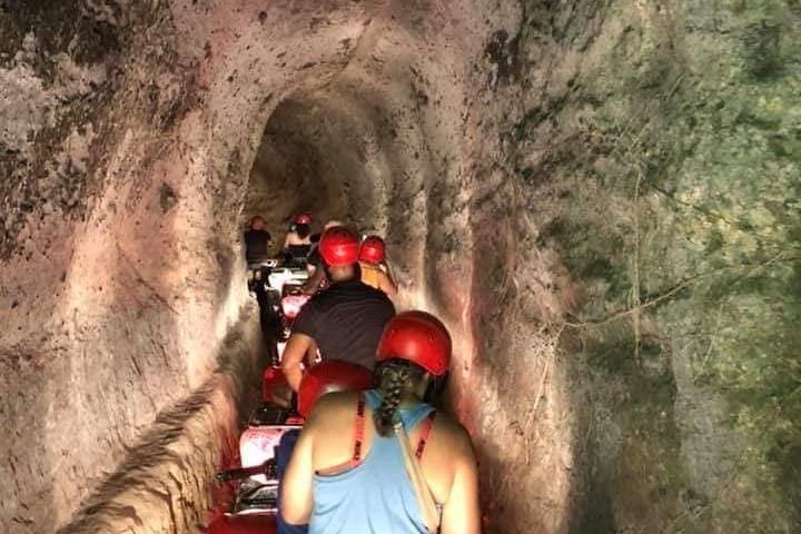 Tour en quad Ubud ATV con túnel y cascada