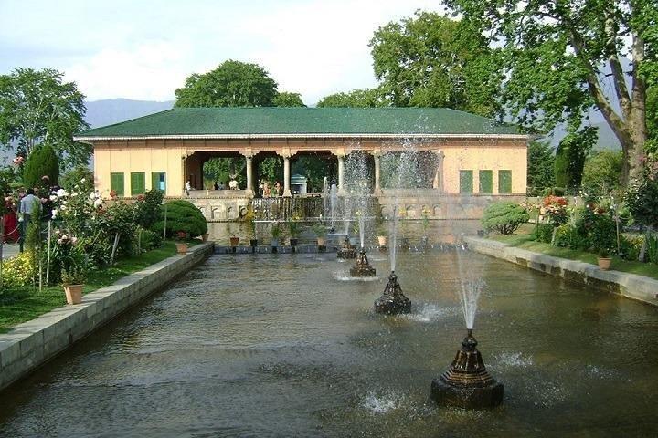 5-Day Kashmir Tour from Srinagar with Accommodation