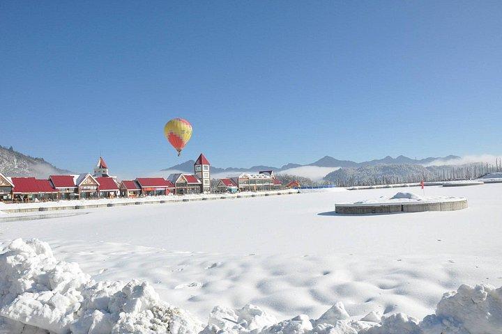 西陵雪山へのプライベート デイ ツアー