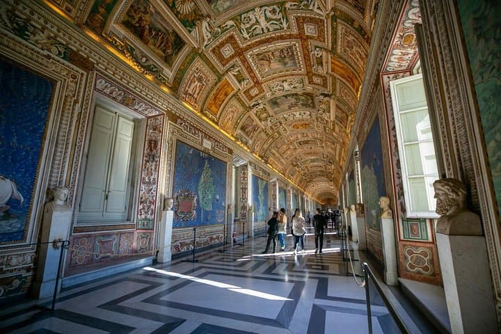 Exclusive Skip the Line Sistine Chapel Vatican & St.Peter's Dome Tour