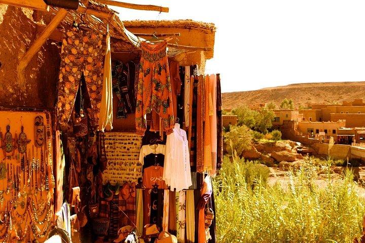 ワルザザート周辺のプライベート日帰りオールインクルーシブ：オアシスフィント＆アイットベンハドゥ