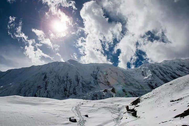 20-Day Annapurna Circuit Trek via Tilicho Lake in Nepal