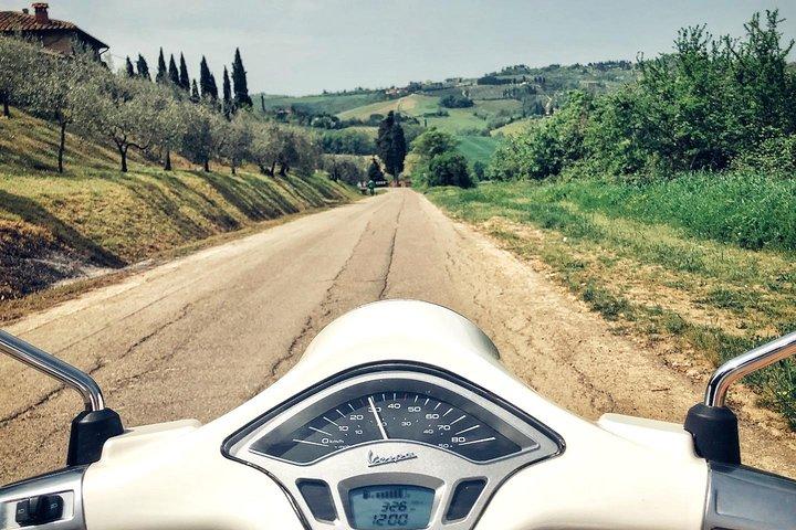 Toscane Sunset Vespa Tour