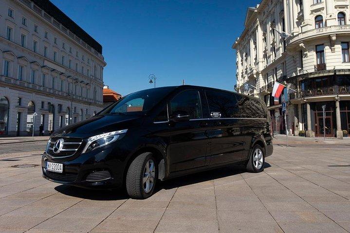 Lyxtransfer från Warszawa till Krakow med Czestochowa på väg med privat bil