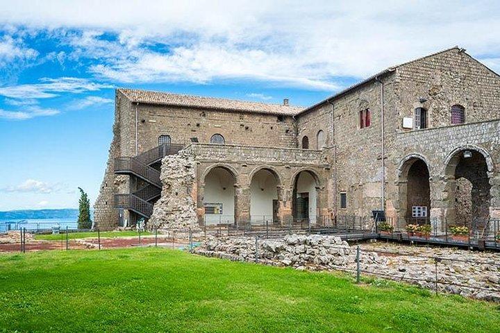 ローマからの終日ボルセナとモンテフィアスコーネのプライベートツアー