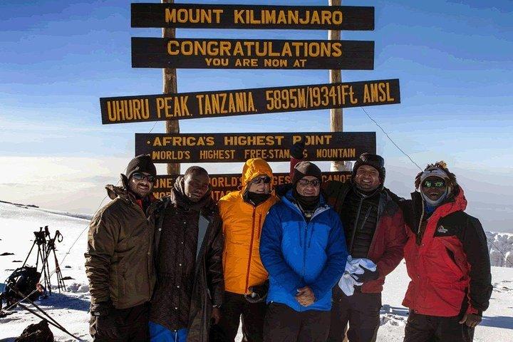 Mt Kilimanjaro 360° Trek med Once-in-a-Lifetime Crater Camping