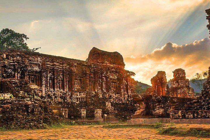 My Son Sanctuary, River Boat, Sunset View Tour från Danang/Hoi An