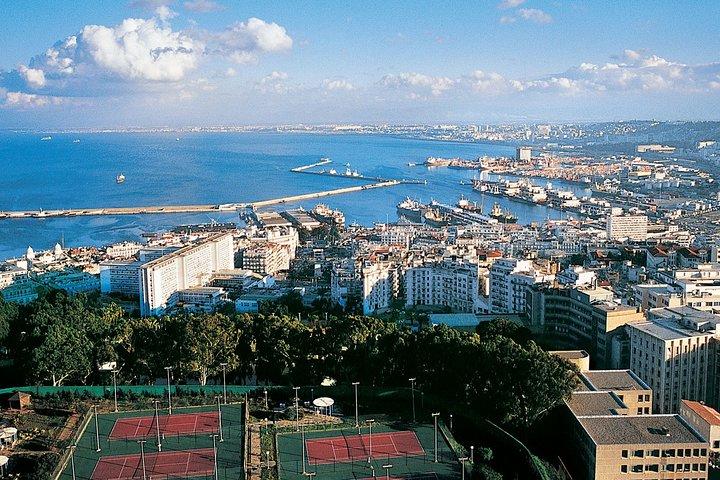 パルメライエからマラケシュメナラ（RAK）空港へのプライベートトランスファー