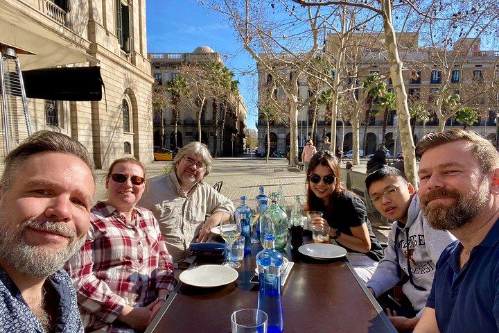 Tour a piedi storico di Barcellona ed esperienza gastronomica