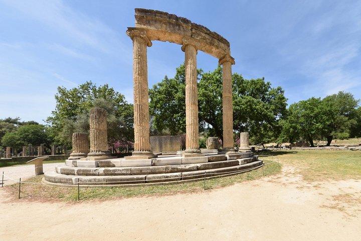 Antica Olimpia e antica CorintoTour privato di lusso da Atene