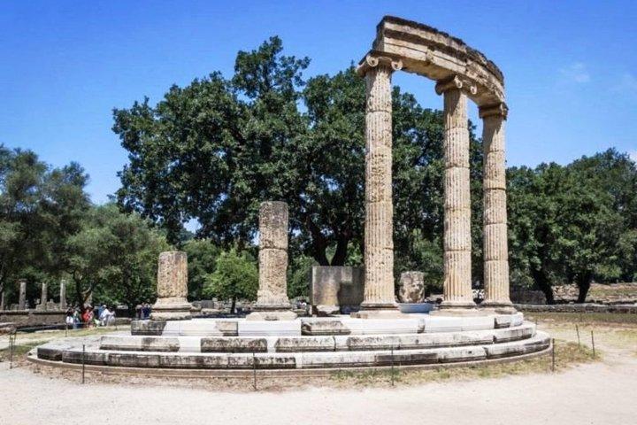 Antica Olimpia e antica CorintoTour privato di lusso da Atene