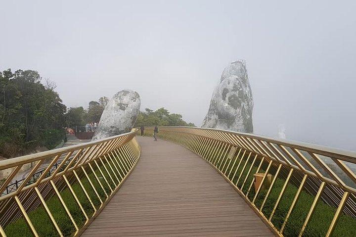 Trasferimento privato di andata e ritorno da Hue City per visitare il Golden Bridge Ba Na Hills