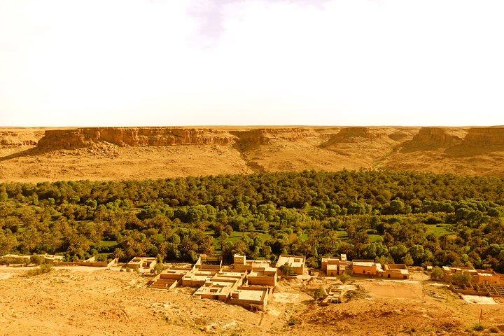 Excursión privada de 3 días desde Fez al desierto de Merzouga con campamento de lujo y paseo en camello