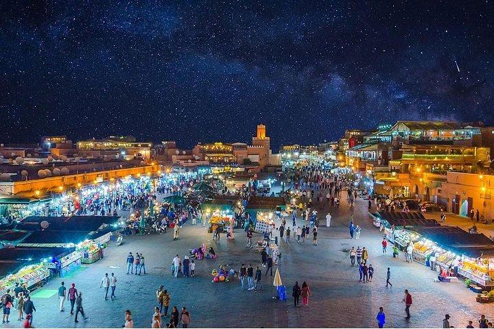 Marrakech à noite