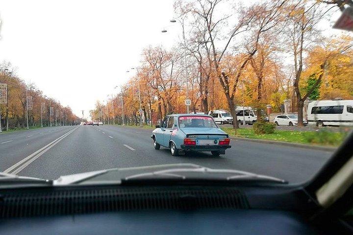 Private - RedPatrol Tour durch Bukarest mit einem rumänischen Oldtimer