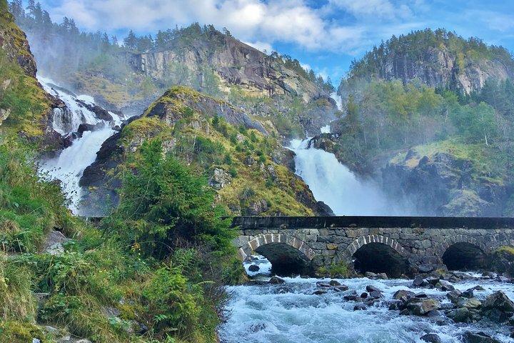 Viagem de ida e volta de 2 dias saindo de Bergen: THE GRAND HARDANGER - fiordes, cachoeiras, geleiras