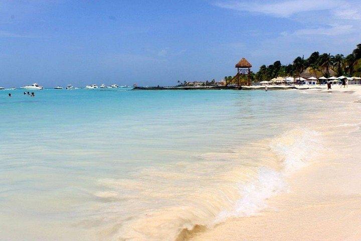 カンクンの本からすべてを含むカタマランでムヘレス島に今すぐ行きましょう！