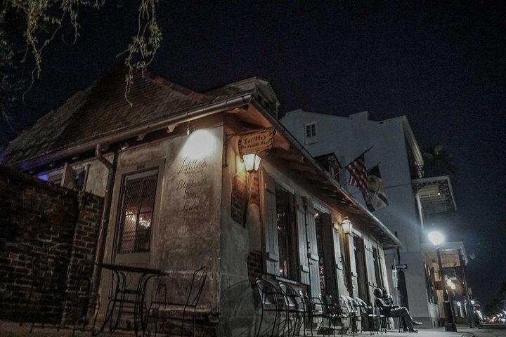 Crawl New Orleans : Haunted Pub Crawl & Ghost Tour