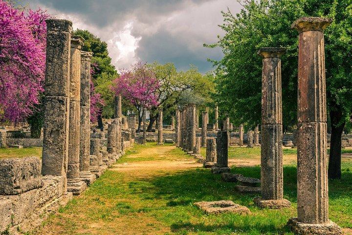 Antica Olimpia e antica CorintoTour privato di lusso da Atene