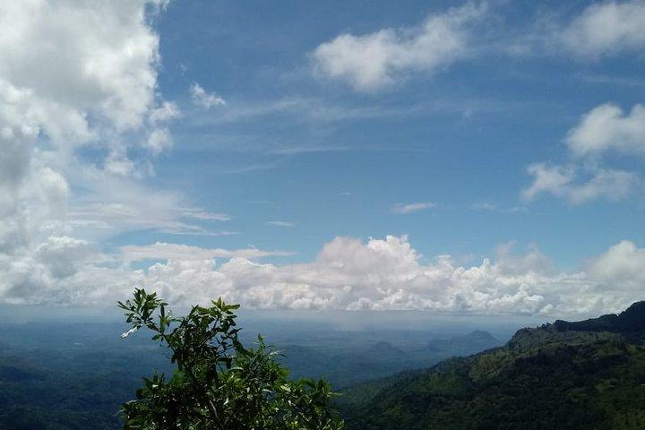 Private Hiking Adventure to the Little Adam’s Peak And Nine Arches Bridge.