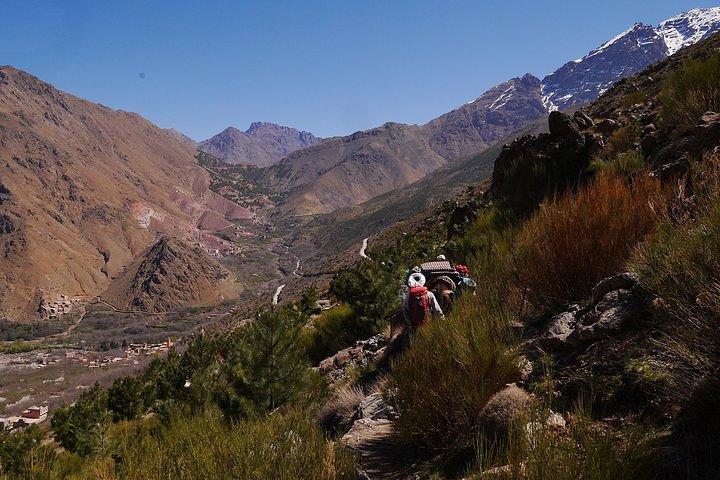 Atlas Mountains & Berber Villages - Marrakech Day Trip - compartido (8 pers)