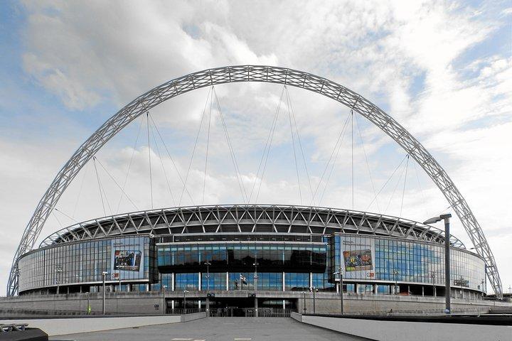 ロンドンのフットボールスタジアム観光ツアー
