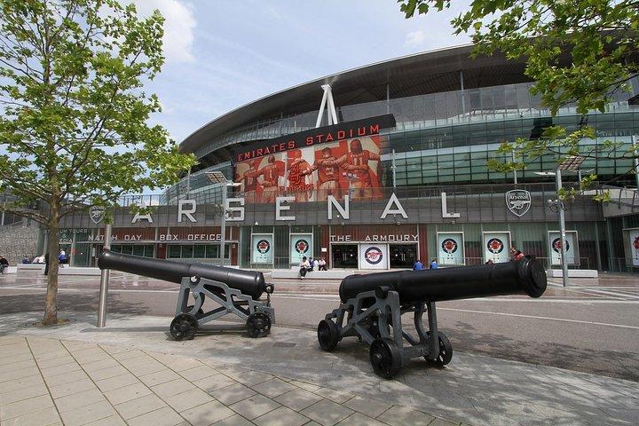 ロンドンのフットボールスタジアム観光ツアー
