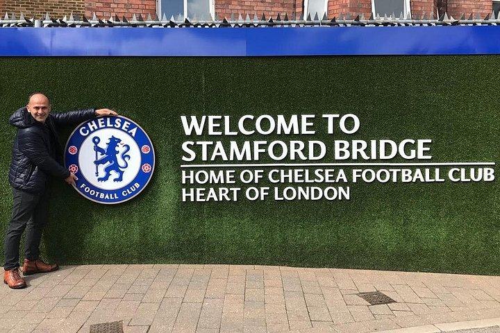 ロンドンのフットボールスタジアム観光ツアー