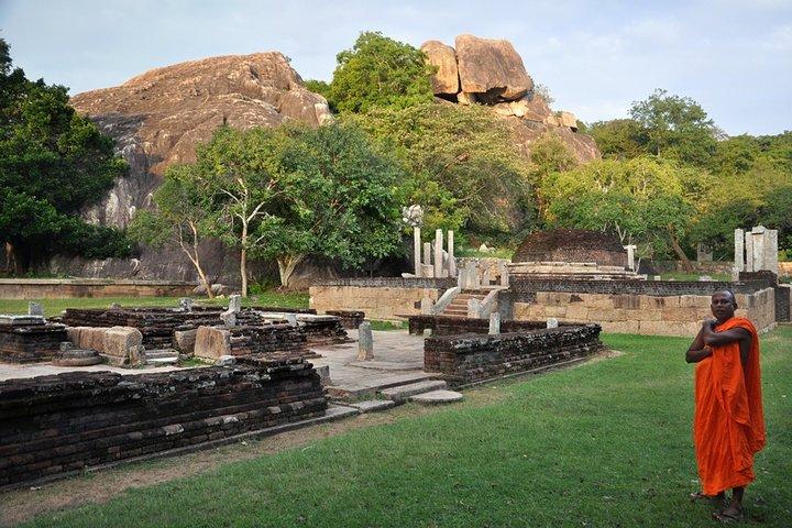 Gita di un giorno da Anuradhapura a Haththikuchchi e Yapahuwa - Heritage Tour