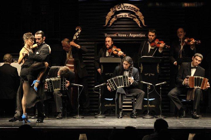 Tango Cena Show La Ventana con traslado opcional en Bus Clásico