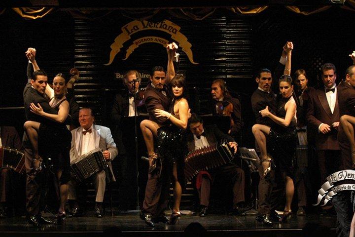 La Ventana Tango Dinner Show med valgfri Vintage Bus Transfer