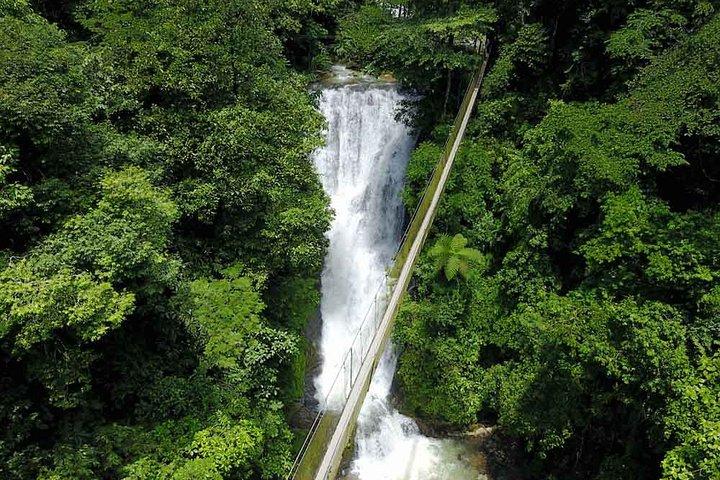 Campesinos Wasserfälle und hängende Brücken von Manuel Antonio