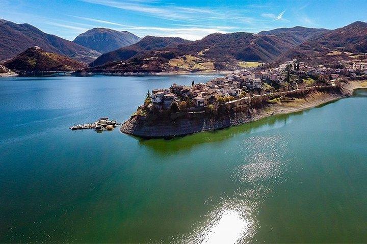 Randonnée au château du lac et bonne nourriture!