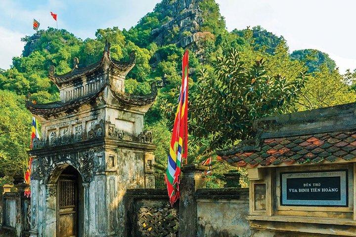 Excursion privée d'une journée à l'ancienne citadelle de Hoa Lu et à Tam Coc au départ de Hanoi