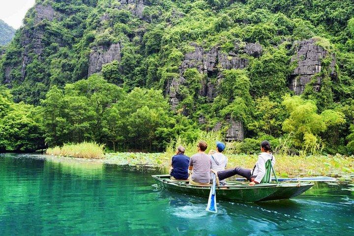 Ninh Binh privat tur: Hoa Lu-citadellet - Tam Coc-bådtur - Bich Dong Pagoda