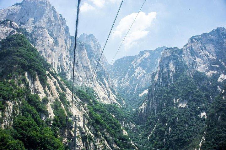 Xian Private Day Trip to Mount Huashan with Round Trip Cable Car to North Peak