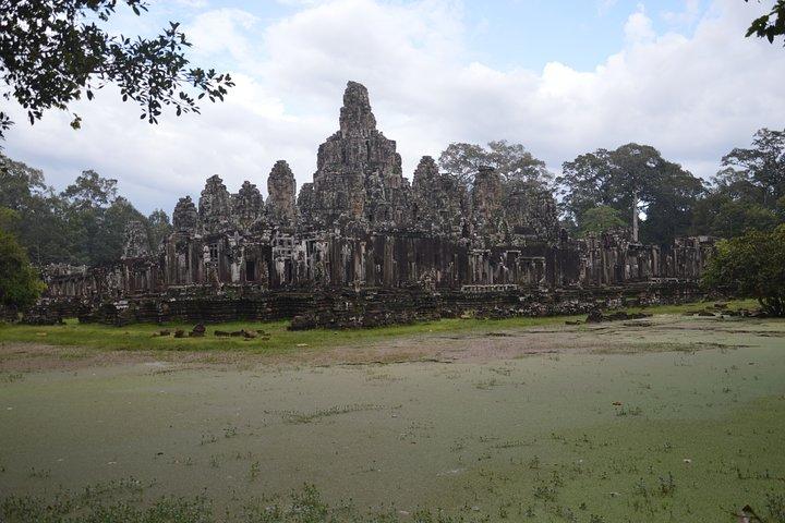 One Private Full Day Guided Tour to Angkor Wat