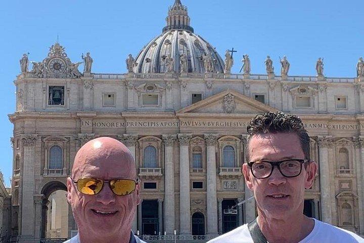 3時間のローマツアーでチヴィタヴェッキア港をフィウミチーノFCO空港に転送