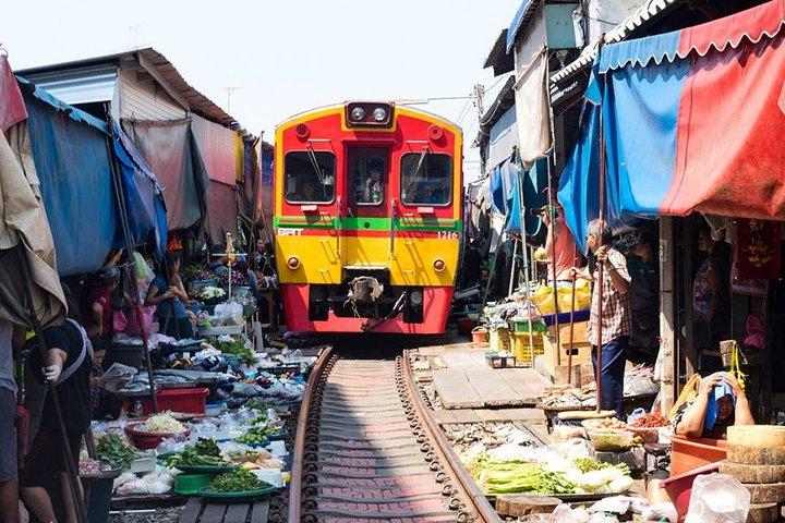 Private Maeklong Railway and Floating Market Visita guiada