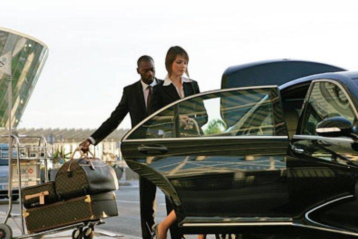 Privater Transfer vom Flughafen Madrid ins Stadtzentrum von Madrid