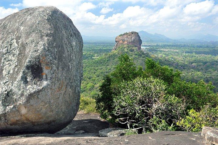 Privé dagtocht Pidurangala & Madirigiriya vanuit Sigiriya / Habarana