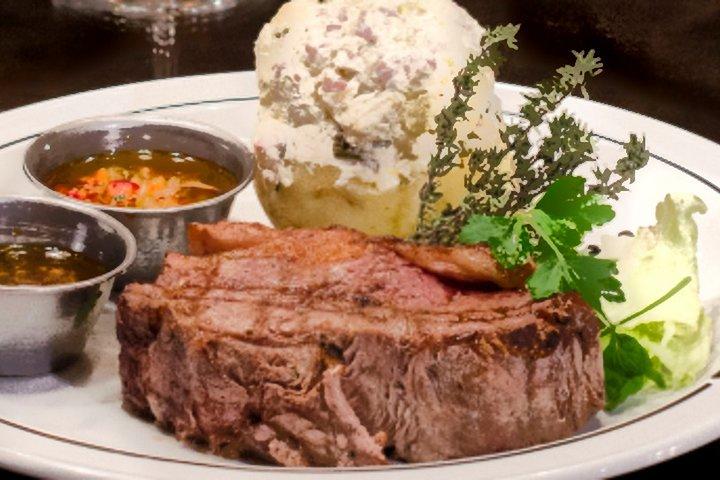 ブエノスアイレスでのオプションのディナー付きラ ベンタナ タンゴ ショー