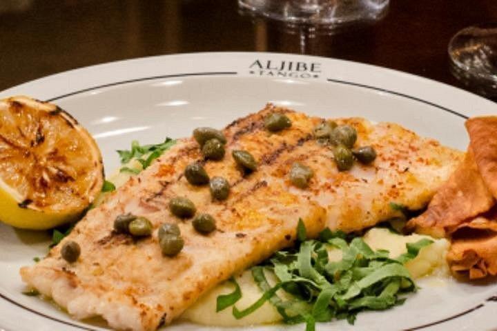 ブエノスアイレスでのオプションのディナー付きラ ベンタナ タンゴ ショー