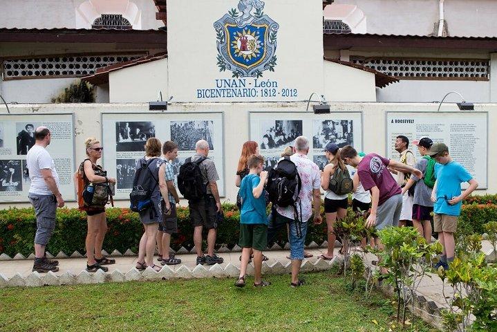 Small-Group walking excursion of León City