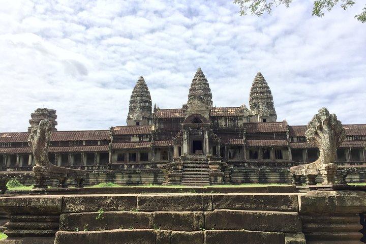 One Day Shared Trip to Angkor Temples with Sunset