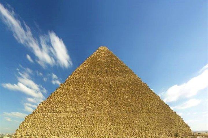 Visita privada al Museo Egipcio y las Pirámides de Giza desde El Cairo