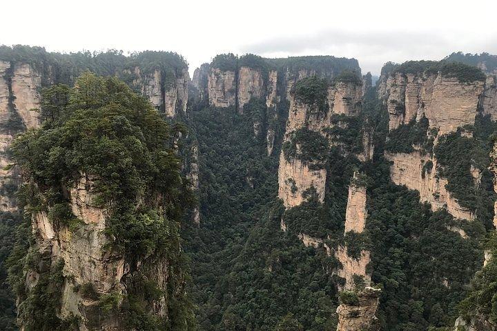5 Tage Zhangjiajie Forest Park & Eagle Nest Village Wandertour (5-Sterne-Hotel)