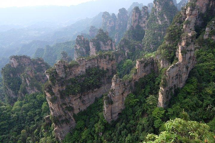 5 Tage Zhangjiajie Forest Park & Eagle Nest Village Wandertour (5-Sterne-Hotel)